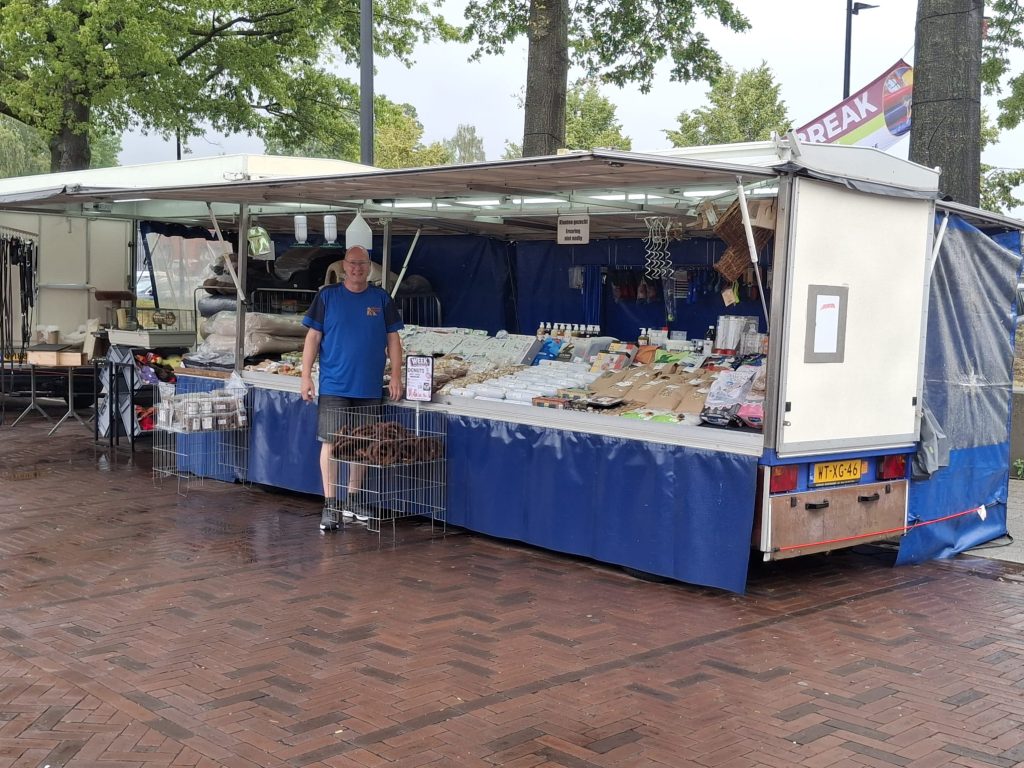 De kraam op de markt